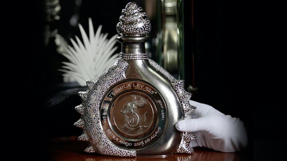 The Ley .925 may look like something that would have been found in the tomb of a great Aztec king, but the contents within are better off left for commoners. Photo courtesy of Compaรฑรญa Tequilera Hacienda la Capilla