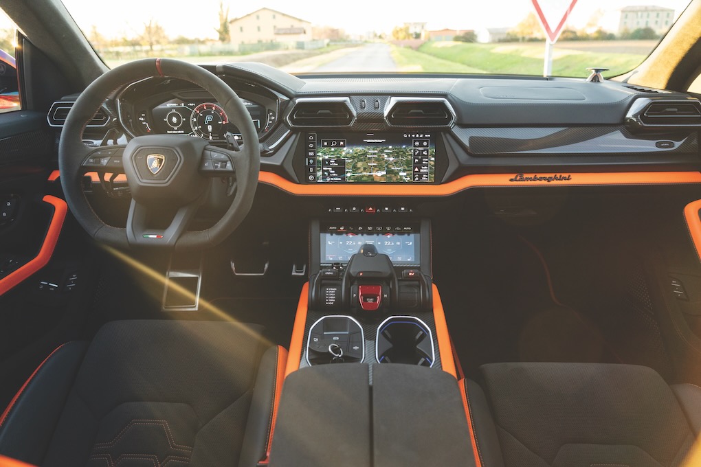 Lamborghini Urus SE first drive ()