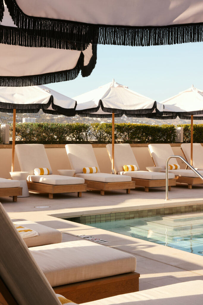 L'Ermitage pool May Images X ()