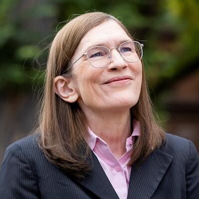 Barbara Oakley () ()