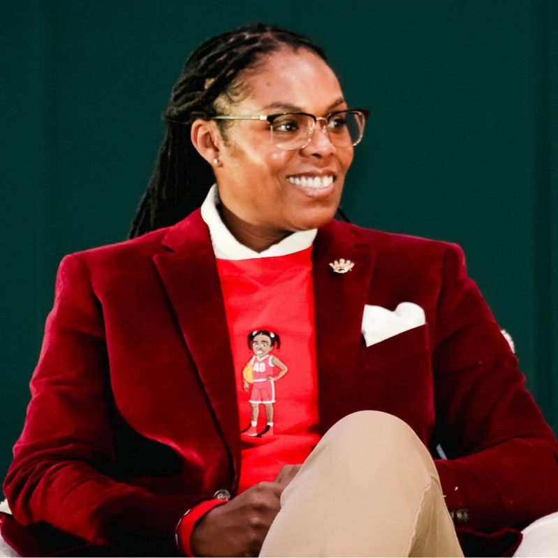 bdcda f e a cfef headshot bed