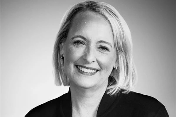 Julie Sweet Headshot(Credit Accebture) x rad x ()