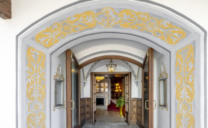 AncoraCortina Entrance